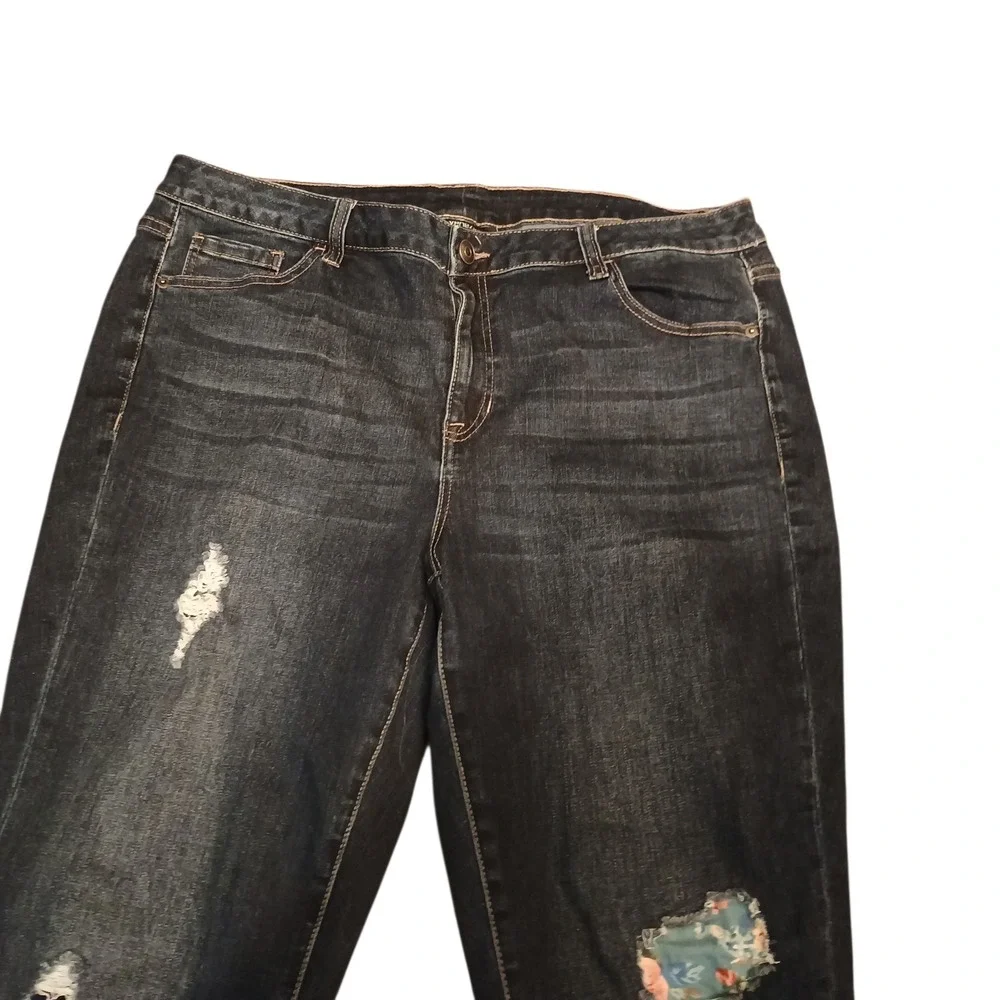 Venezia Women's Plus‎ 20 Ripped Floral Patch Boho Skinny Dark Wash Ankle Jeans